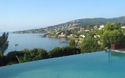  Location villa avec piscine à Fréjus Saint Aygulf 83600 Var 8 couchages internet 
