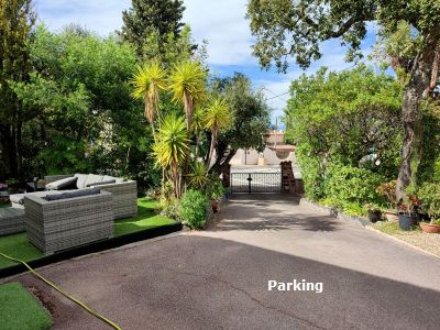 Saint Aygulf, Fréjus, 2 chambres, 5 couchages, rez de jardin de villa, Quartier au calme, parking privatif, jardin clôturé, loueur particulier