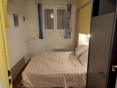 centre ville Fréjus Saint Aygulf 83, 1 chambre, 4 couchages, climatisation, garage privé, loueur particulier, proche plage Galiote, port de plaisance