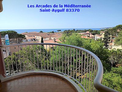Les Arcades de la Méditerranée, Saint Aygulf 83, 1 chambre, garage privé, climatisation, vue mer, proche plage Galiote