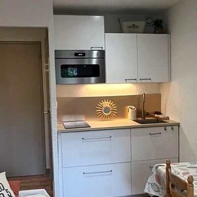  Location Fréjus, Saint-Aygulf 83, VAR 1 chambre, 4 couchages, climatisation, balcon au calme, proche mer plage Galiote, port de plaisance