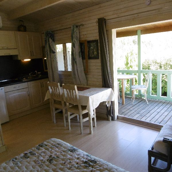 Location chalets de Roquebrune sur Argens 83520, au calme, à la campagne, wifi internet, loueur particulier, proche Villepey, Saint Aygulf