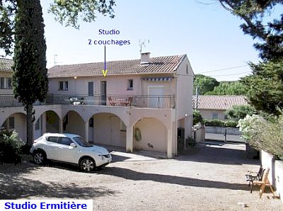  Fréjus, Saint Aygulf 83370, studio 2 couchages, proche plage la Galiote et port de plaisance, parking privatif dans jardin, au calme