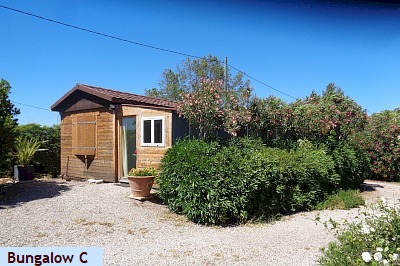 Chalets de Roquebrune sur Argens, 83520, 2 chambres, au calme, wifi internet, climatisation, loueurs particuliers