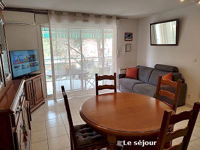 Location vacances à Saint Aygulf 83370, residence centre ville, avec garage privatif, 4 couchages, climatisation, internet gratuit, proche des plages Galiote, Louvans