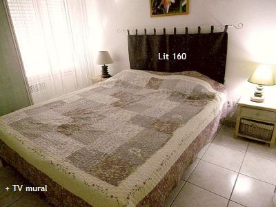  centre ville Fréjus Saint Aygulf 83, 1 chambre, 4 couchages, climatisation, garage privé, loueur particulier, proche plage Galiote, port de plaisance 