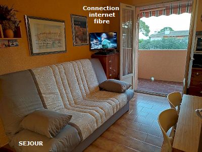  Location Saint Aygulf 83, Fréjus, 1 chambre, proche plage de la Galiote, climatisation, internet gratuit, box pour remorque, motos, Bd Corot, Lou Gabian