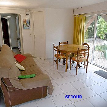  Fréjus Saint Aygulf, 2 chambres, 4 couchages, dans villa proche centre ville, wifi internet, parking privatif, jardin clos, loueur particulier 