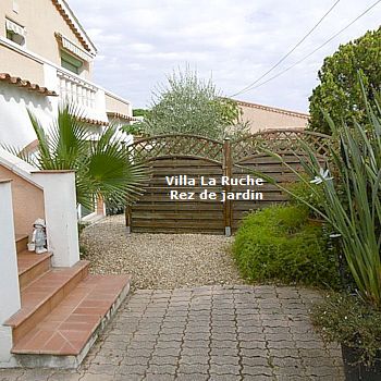  Fréjus, Saint Aygulf, centre ville de Saint Aygulf, 2 chambres, wifi internet, parking privatif, jardin clos 