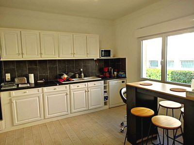 Location rez de jardin Saint-Aygulf 83370, centre ville 2 chambres, 5 couchages, jardin parking privatif 