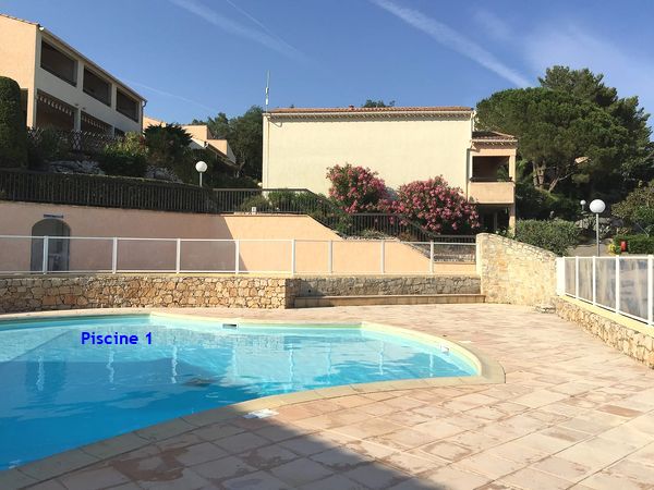 Plage de la Gaillarde, les Issambres 83380, Roquebrune sur Argens, 2 chambres, 6 couchages, rez de jardin, piscine, wifi internet, 2 étoiles, région paca bord de mer