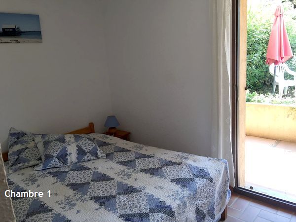 Plage de la Gaillarde, les Issambres 83380, 2 chambres, rez de jardin, piscine, wifi internet, 2 étoiles, location particulier 