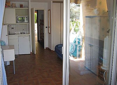 Les issambres, domaine de la Gaillarde, 83380, studio 4 couchages, rez de jardin, parking privé, wifi internet gratuit, particuliers